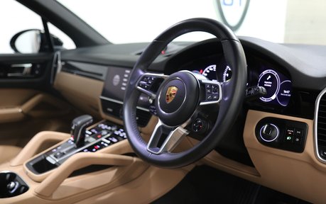 Porsche Cayenne V6 Platinum Edition - PTS Colour and Incredible Specification 6
