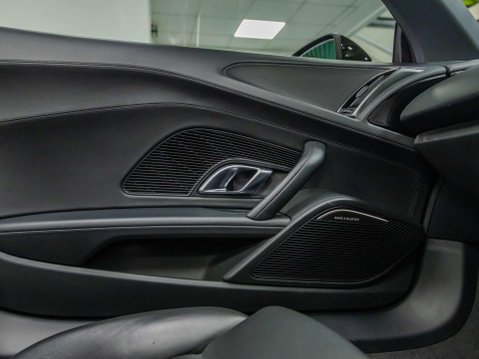 Audi R8 5.2 FSI V10 Spyder 2dr Petrol S Tronic quattro Euro 6 (s/s) (570 ps) 53