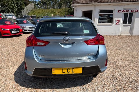 Toyota Auris ICON VALVEMATIC.. AUTOMATIC.. 9 MAIN DEALER SERVICES.. STUNNING EXAMPLE 23