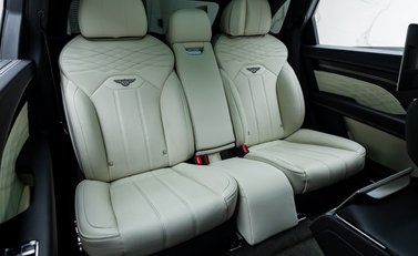 Bentley Bentayga V8 AZURE EWB First Edition 19
