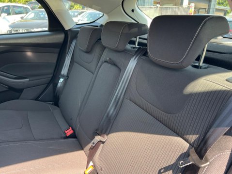 Ford Focus 1.6 Titanium Navigator Powershift Euro 5 5dr 29