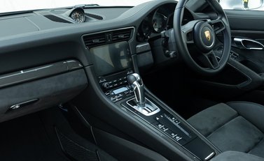 Porsche 911 GT3 (991.2) 16