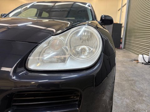 Porsche Cayenne 3.2 V6 Tiptronic S AWD 5dr 29