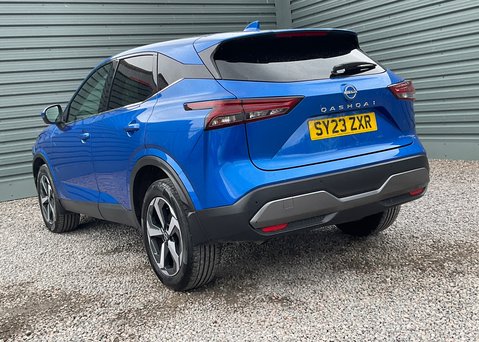 Nissan Qashqai DIG-T N-CONNECTA MHEV 10