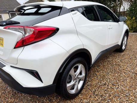 Toyota C-HR 1.2 VVT-i Icon Euro 6 (s/s) 5dr 8
