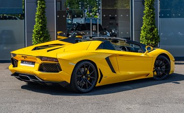 Lamborghini Aventador LP 700-4 ROADSTER 4