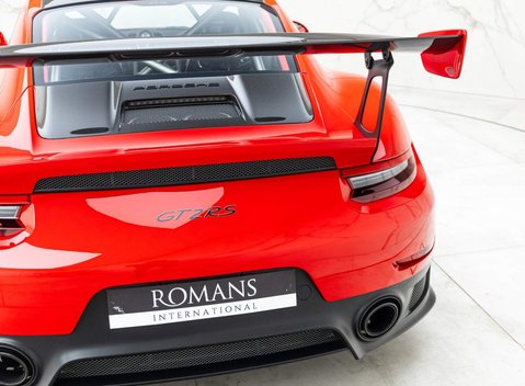 Porsche 911 GT2 RS (991) 30
