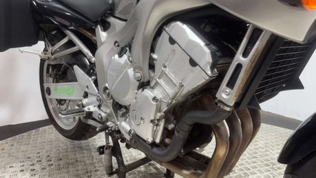 Yamaha FZ 600 2004 31K MOT RECENTLY SERVICED 600CC FULL LUGGAGE 30