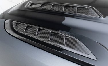 Land Rover Defender 110 V8 P525 URBAN XRS 40