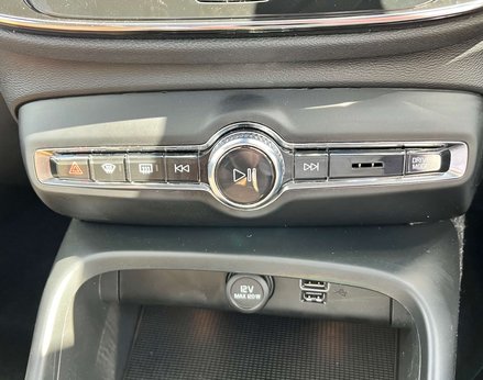Volvo XC40 2.0 XC40 Inscription Pro T4 Auto 5dr 47