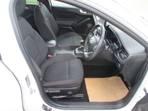 Ford Focus 1.0T EcoBoost ST-Line Euro 6 (s/s) 5dr 25
