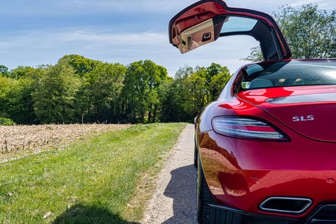 Mercedes-Benz SLS Coupe 8