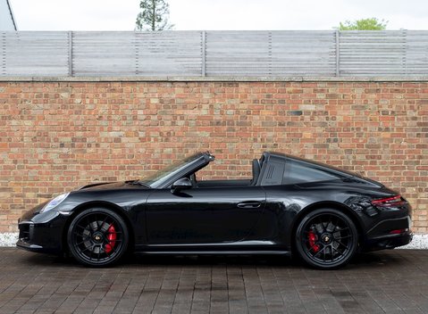 Porsche 911 Targa 4 GTS (991.2) 2