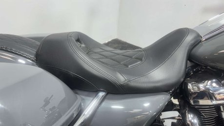Harley-Davidson Touring 1745 FLHR ROADKING 2017 8K CUSTOM BAGGER MOT 1 OFF BIKE 22
