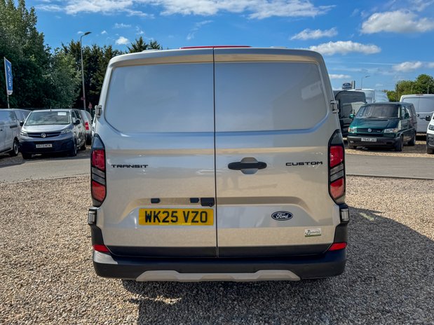 Ford Transit Custom SWB L1H1 Low Roof Trail 320 Air Con Alloys Camera Sensors EURO 6 7
