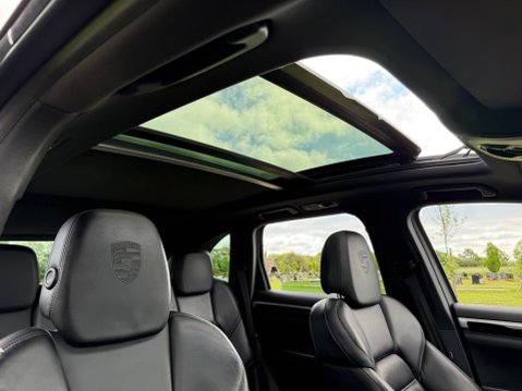 Porsche Cayenne 4.2 TD V8 S TiptronicS 4WD Euro 6 (s/s) 5dr 97
