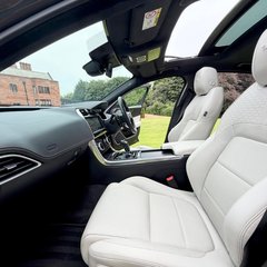 Jaguar XE R-DYNAMIC HSE BLACK 3