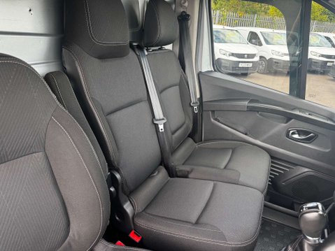 Renault Trafic 2.0 Trafic LL30 Sport + Blue DCI A 26