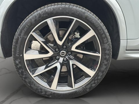 Volvo XC90 2.0 B5 MHEV Plus Auto 4WD Euro 6 (s/s) 5dr 28