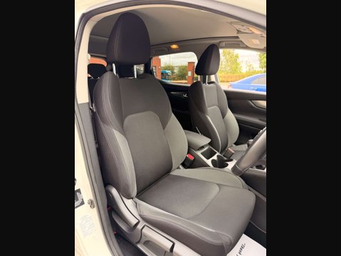 Nissan Qashqai 1.5 Qashqai N-Connecta dCi 5dr 15