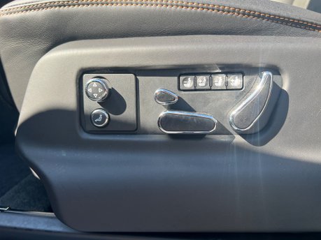 Bentley Bentayga 4.0 V8 S SUV 5dr Petrol Auto 4WD Euro 6 (s/s) (550 ps) 19