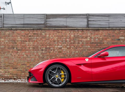 Ferrari F12 Berlinetta 25