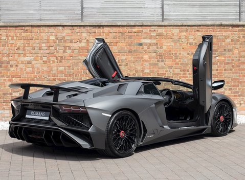 Lamborghini Aventador SV LP 750-4 Roadster 8