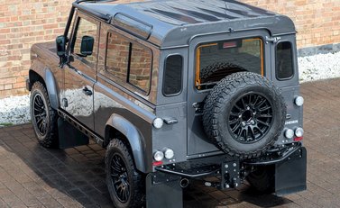 Land Rover Defender 90 XS Bowler 9