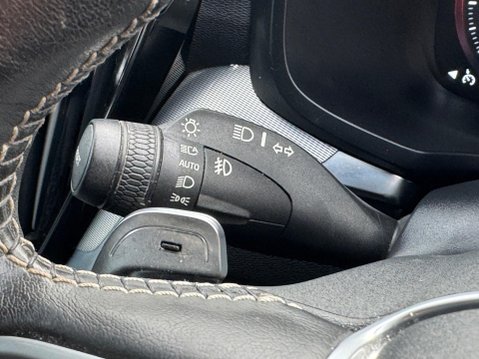 Volvo V60 2.0 D4 R-Design Auto Euro 6 (s/s) 5dr 38