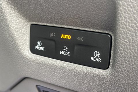 MAN TGE 3.180 4Motion Standard Hr DCIV - DSG Auto - 5 Seats 34