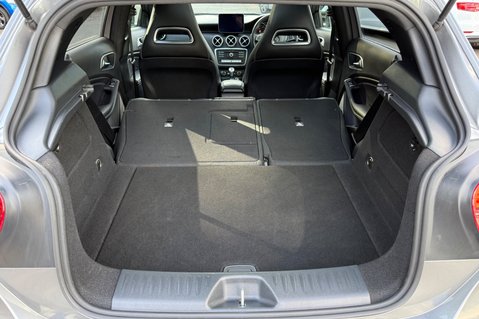 Mercedes-Benz A Class A 200 D SPORT EDITION PLUS - PANORAMIC SUNROOF - DAB DIGITAL RADIO 59