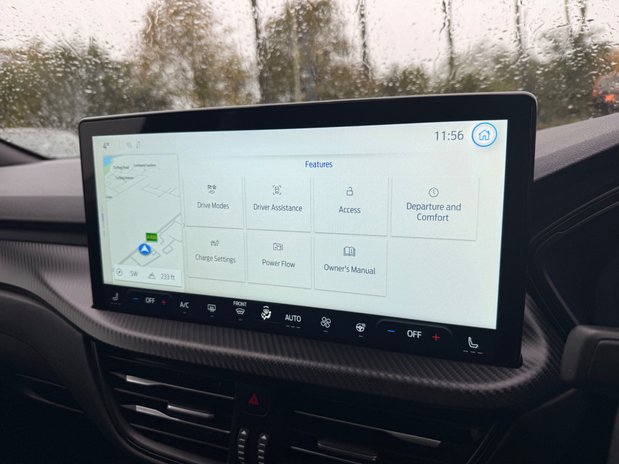Ford Kuga ST-LINE X 32