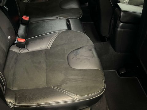 Volvo V40 2.0 V40 R-Design Nav D3 Auto 5dr 23