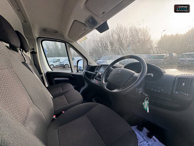 Peugeot Boxer LWB L3H2 [SOLD CM] Medium Roof Professional Premium Plus 335 Air Con Nav Se 15