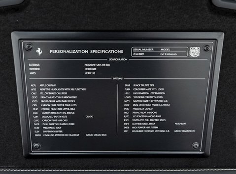 Ferrari GTC4 Lusso V12 35