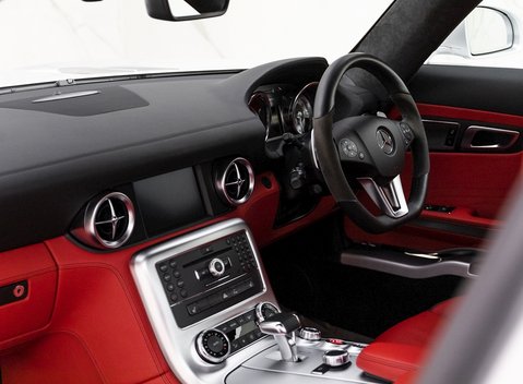 Mercedes-Benz SLS AMG 14