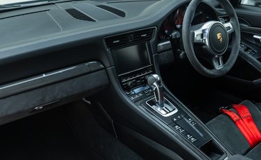 Porsche 911 GT3 (991) 19