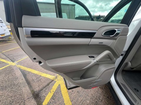 Porsche Cayenne 3.0 Cayenne V6 D Tiptronic 4WD 5dr - NATIONAL DELIVERY* 42