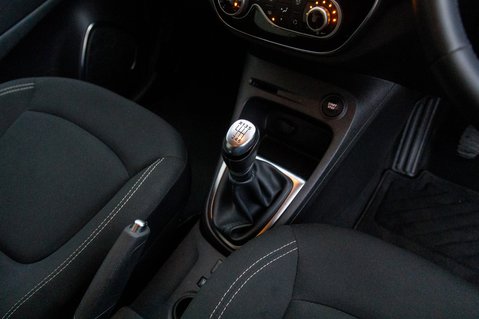 Renault Captur ICONIC TCE 32