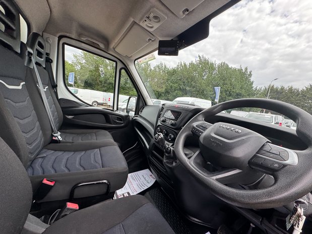 Iveco Daily Tipper MWB [SOLD MM] L2 350 Air Con Tow Bar EURO 6 19