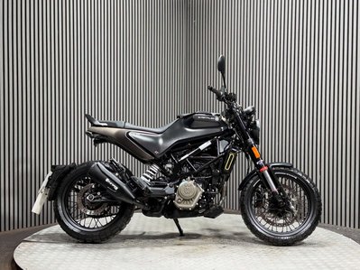 Husqvarna Svartpilen 125 2022 ONLY 6K MODERN CLASSIC FEEL 15BHP MOT OCTOBER 2027