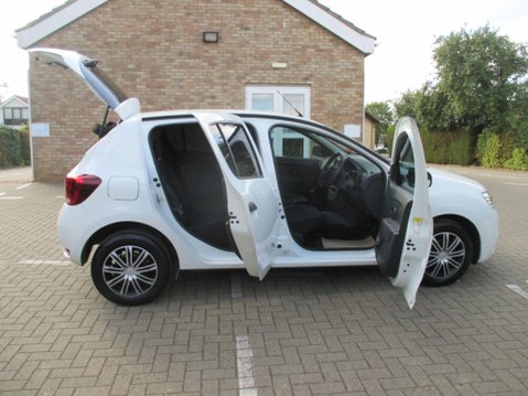 Dacia Sandero 1.0 SCe Ambiance Euro 6 5dr 9