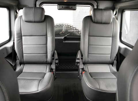 Land Rover Defender 90 TD XS Station Wagon 13