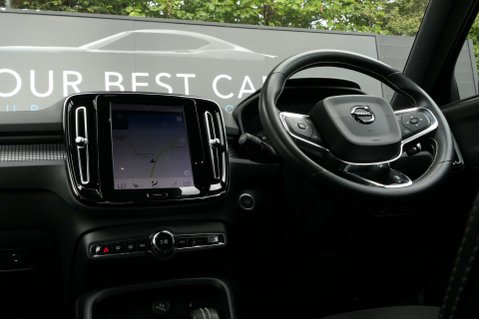 Volvo XC40 2.0 XC40 R-Design T4 Auto 5dr 32
