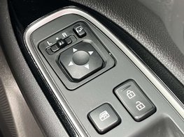 Mitsubishi Outlander 2.4 Outlander Dynamic PHEV CVT 4WD 5dr 69