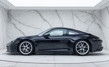 Porsche 911 GT3 TOURING (992) 5