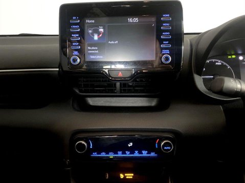 Toyota Yaris 1.5 VVT-h Icon Hatchback 5dr Petrol Hybrid E-CVT Euro 6 (s/s) (116 ps) DAB 17