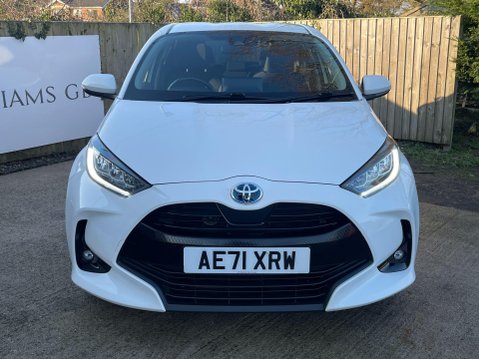 Toyota Yaris 1.5 VVT-h Design E-CVT Euro 6 (s/s) 5dr 5