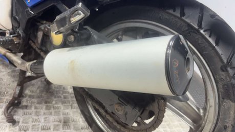 Kawasaki GPZ 2000 ONLY 20K CLEAN PROJECT BIKE SPARES OR REPAIR 500CC 9