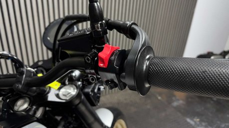 Yamaha XSR700 700 XTRIBUTE 2020 ONLY 5K AKRAPOVIC EXHAUST MODERN RETRO A2 36